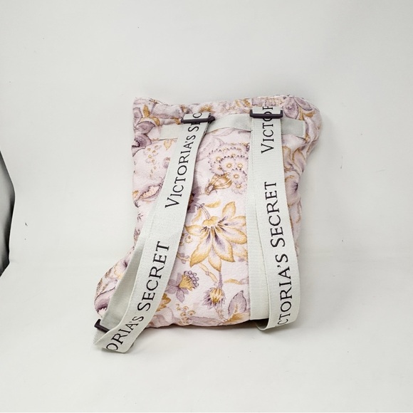 VICTORIA'S SECRET Women’s Purple Gold Print Logo 2 In 1 Beach Towel Backpack - Picture 2 of 8